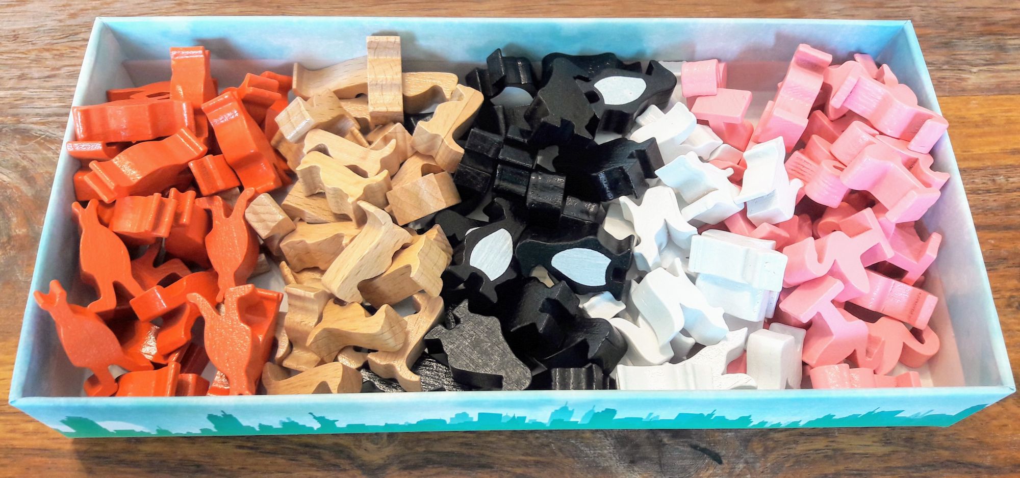 Pratique pour le rangement que cette demie boite.