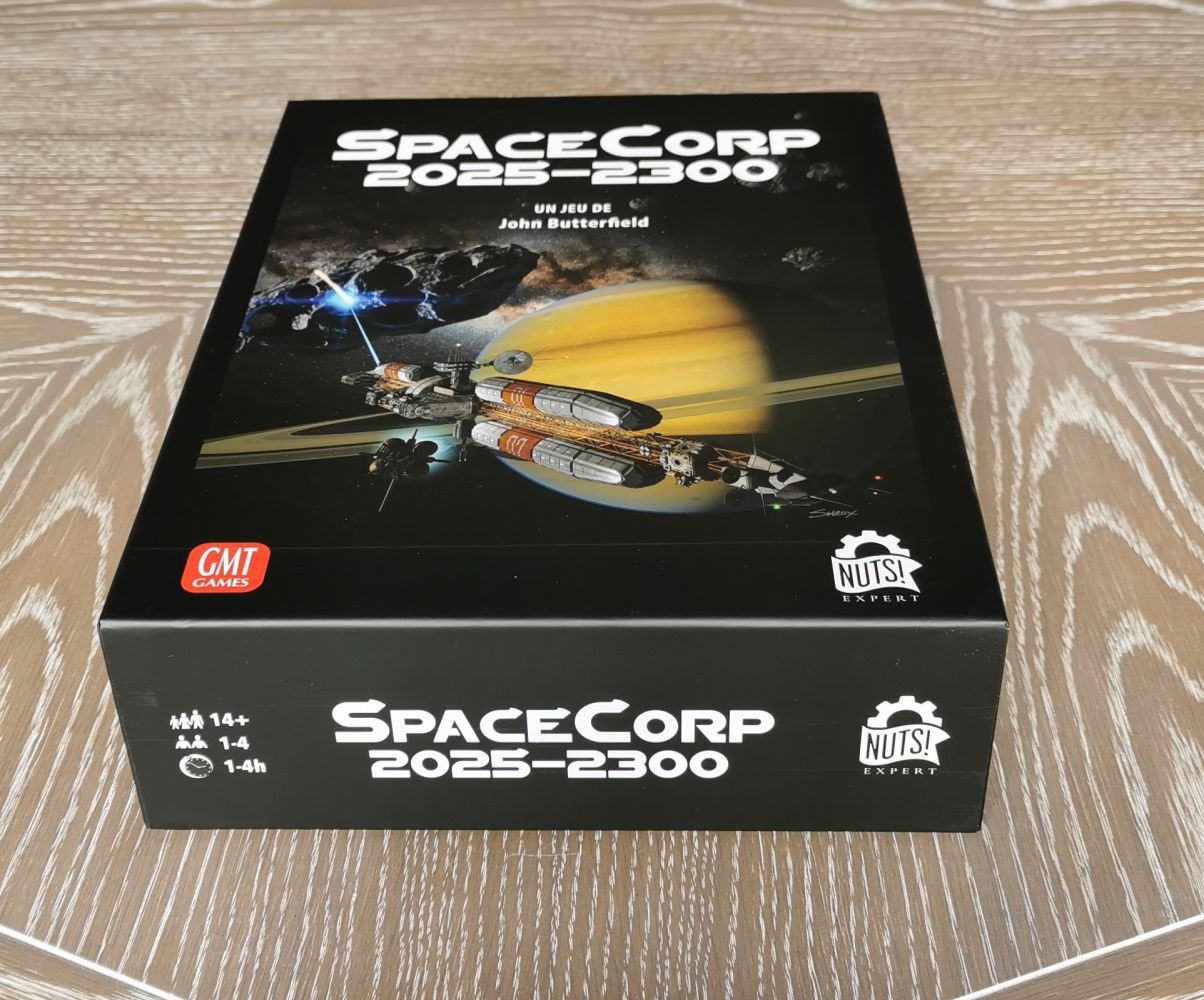 La boite, format rectangulaire.