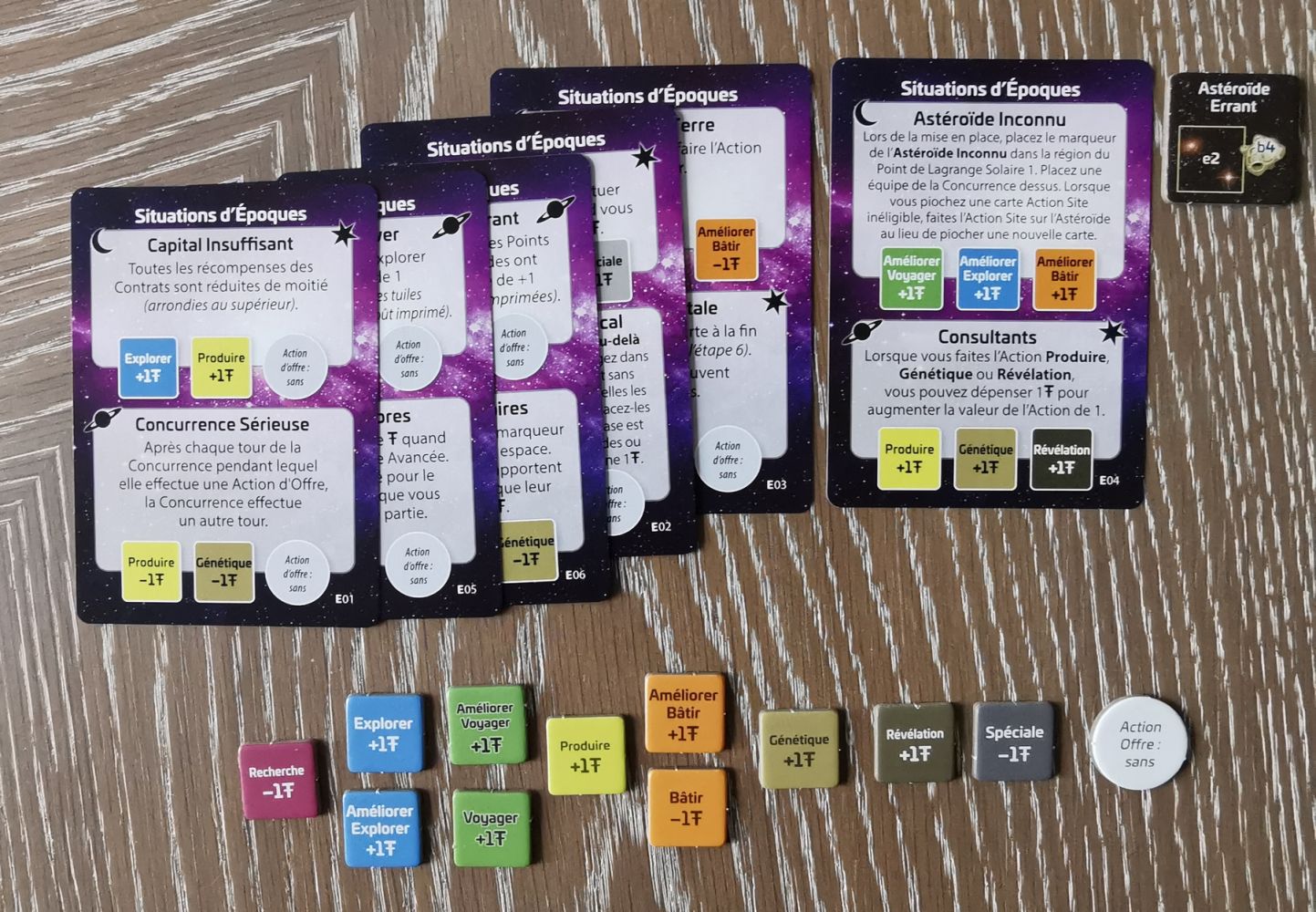 Dernières cartes du paquet et transition sur la suite du matériel.