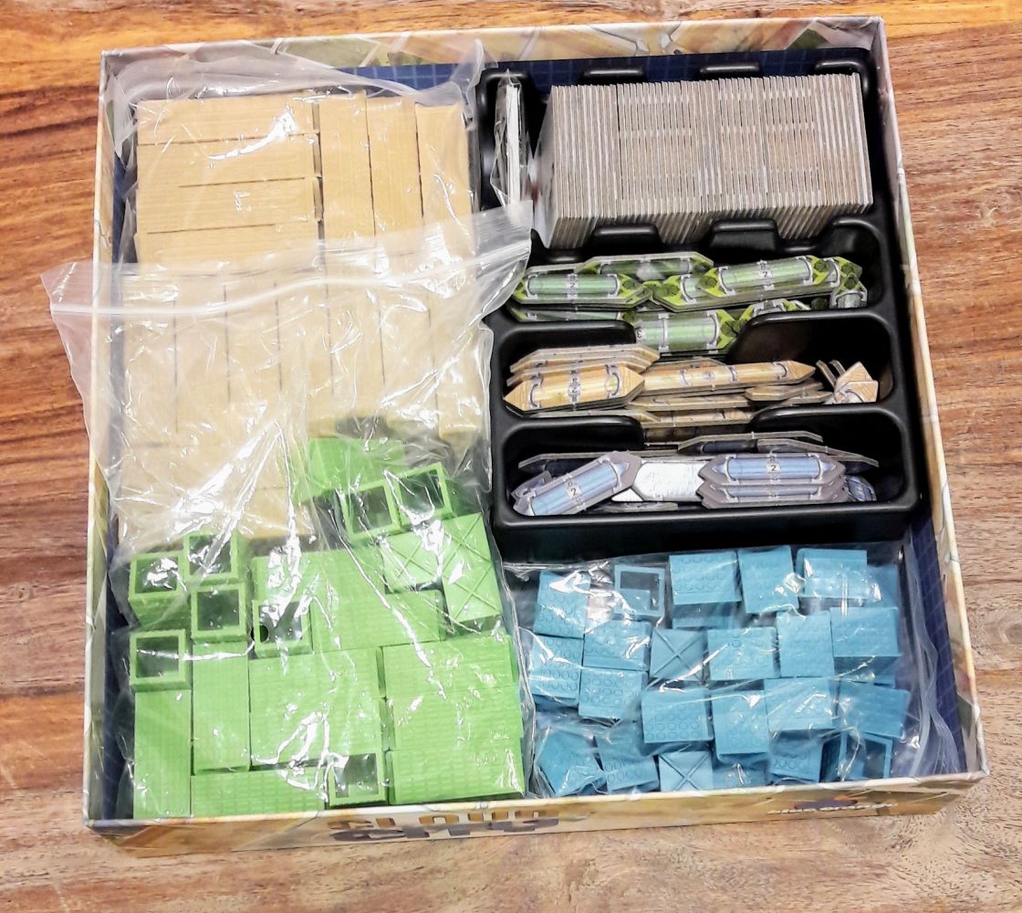 En optimisant le rangement, on a même encore un peu de place pour garder  les règles de toutes les langues :D