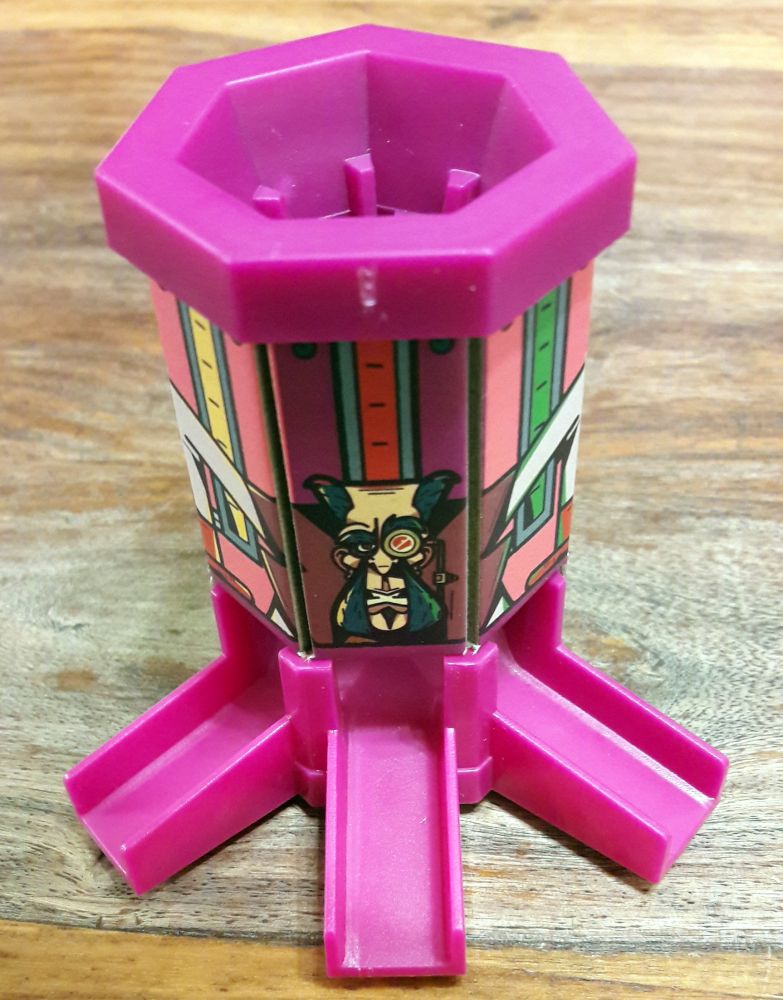 Une très flashy tour pour cubes avec 3 sorties possibles...