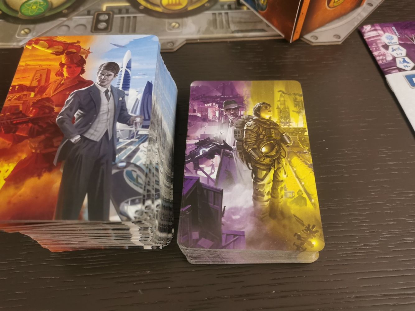 le paquet de C&A à coté de son grand frère IWW