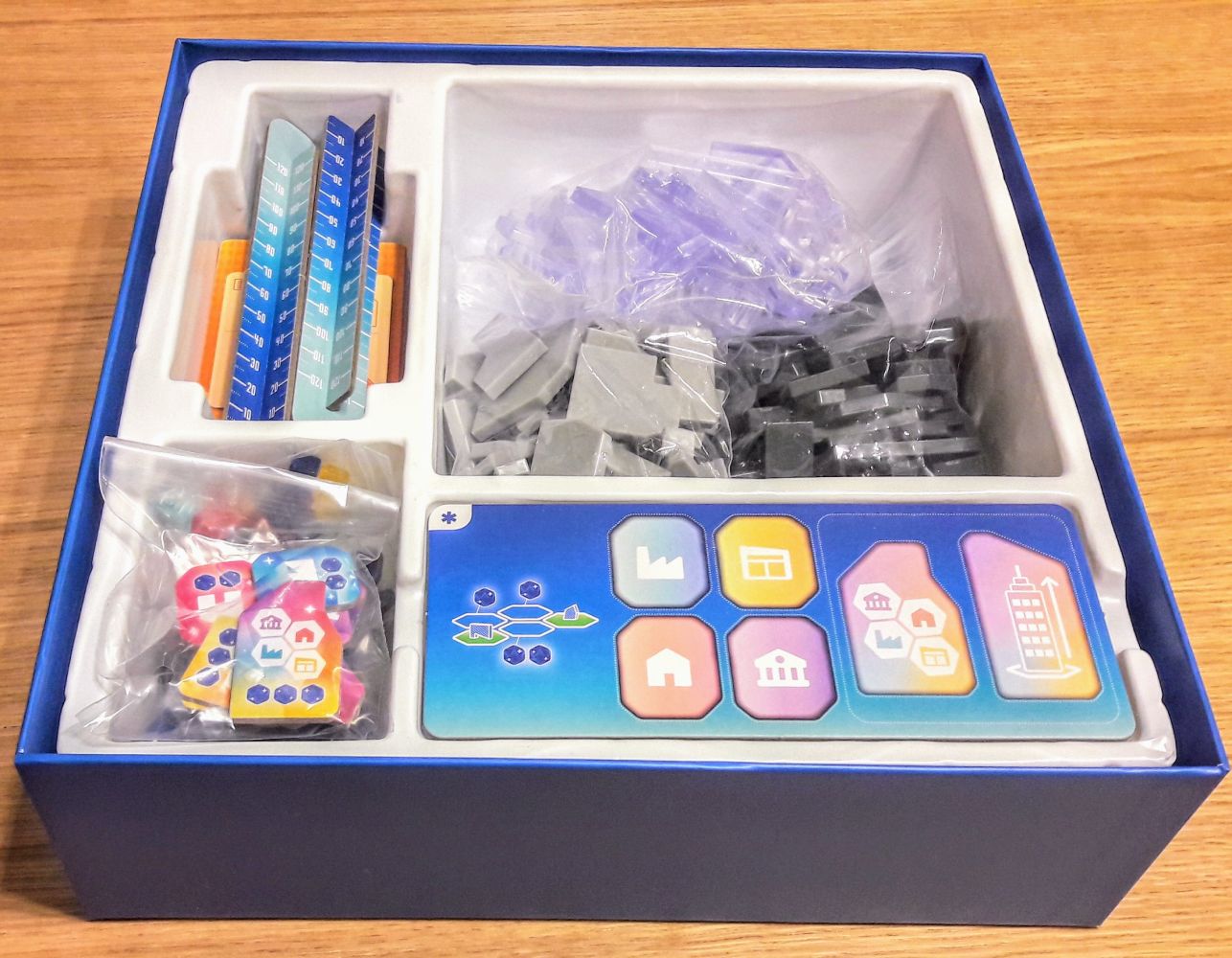 Même le plateau a sa place.