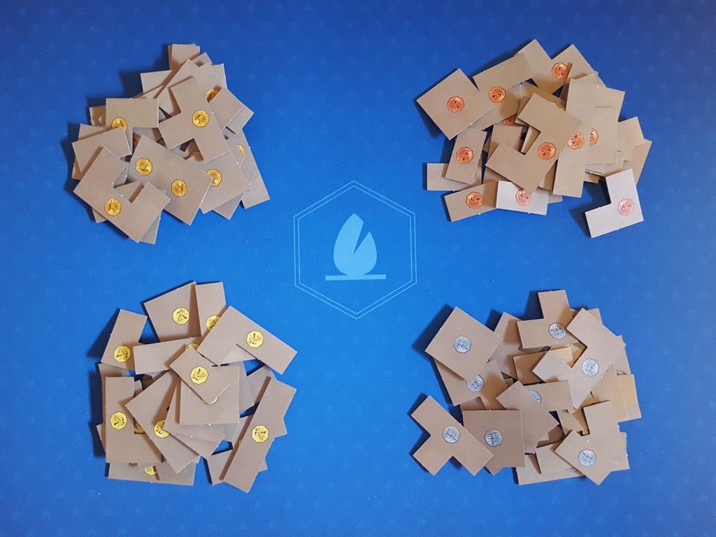 Sur leur côté Animal visible, ils sont associés au plateau de chaque joueur.