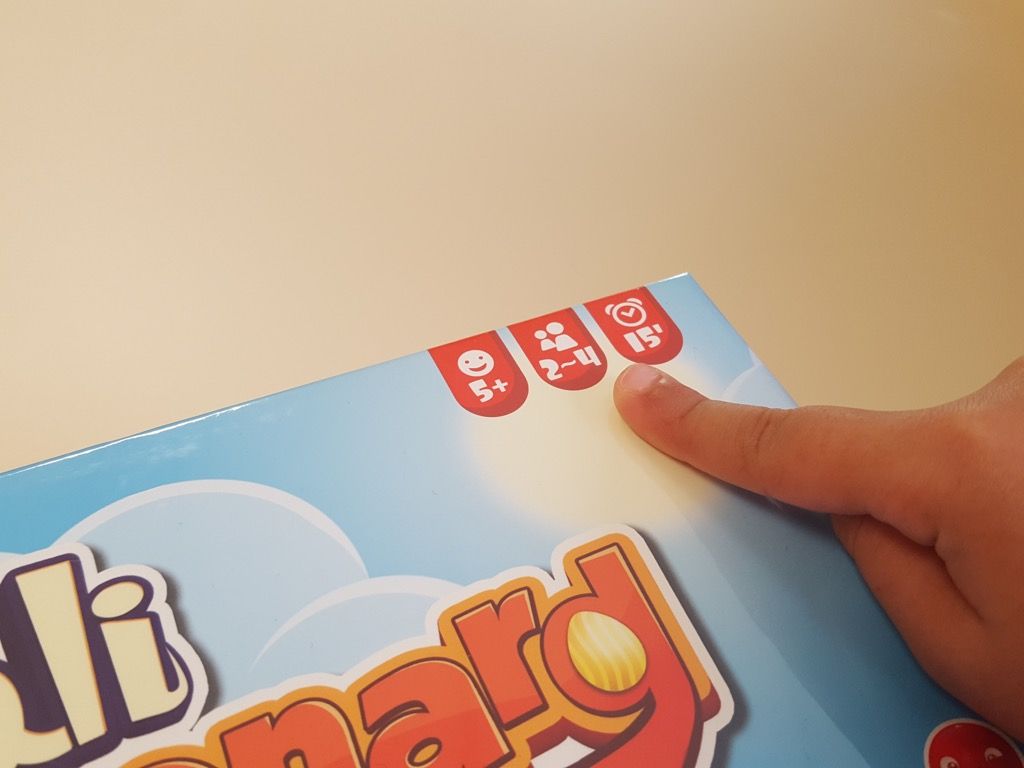 Un jeu à partir de 5 ans pour 2 à 4 joueurs et pour des parties de 15 minutes.