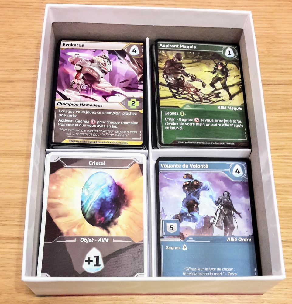 Pas de sachets mais 4 compartiments, pas super pratique...