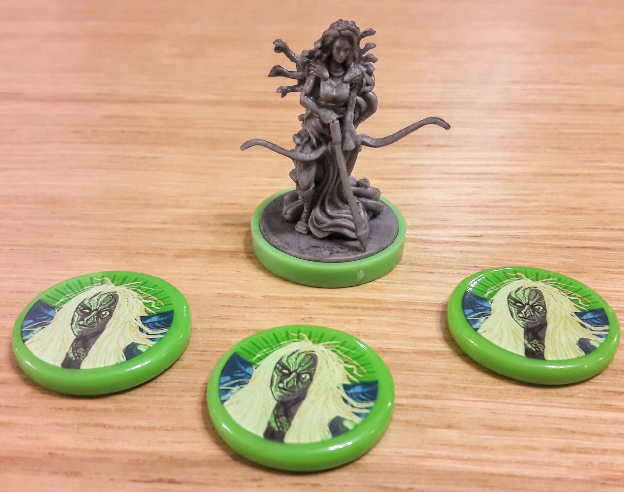 Méduse est bien maléfique avec ces 3 harpies d'acolytes