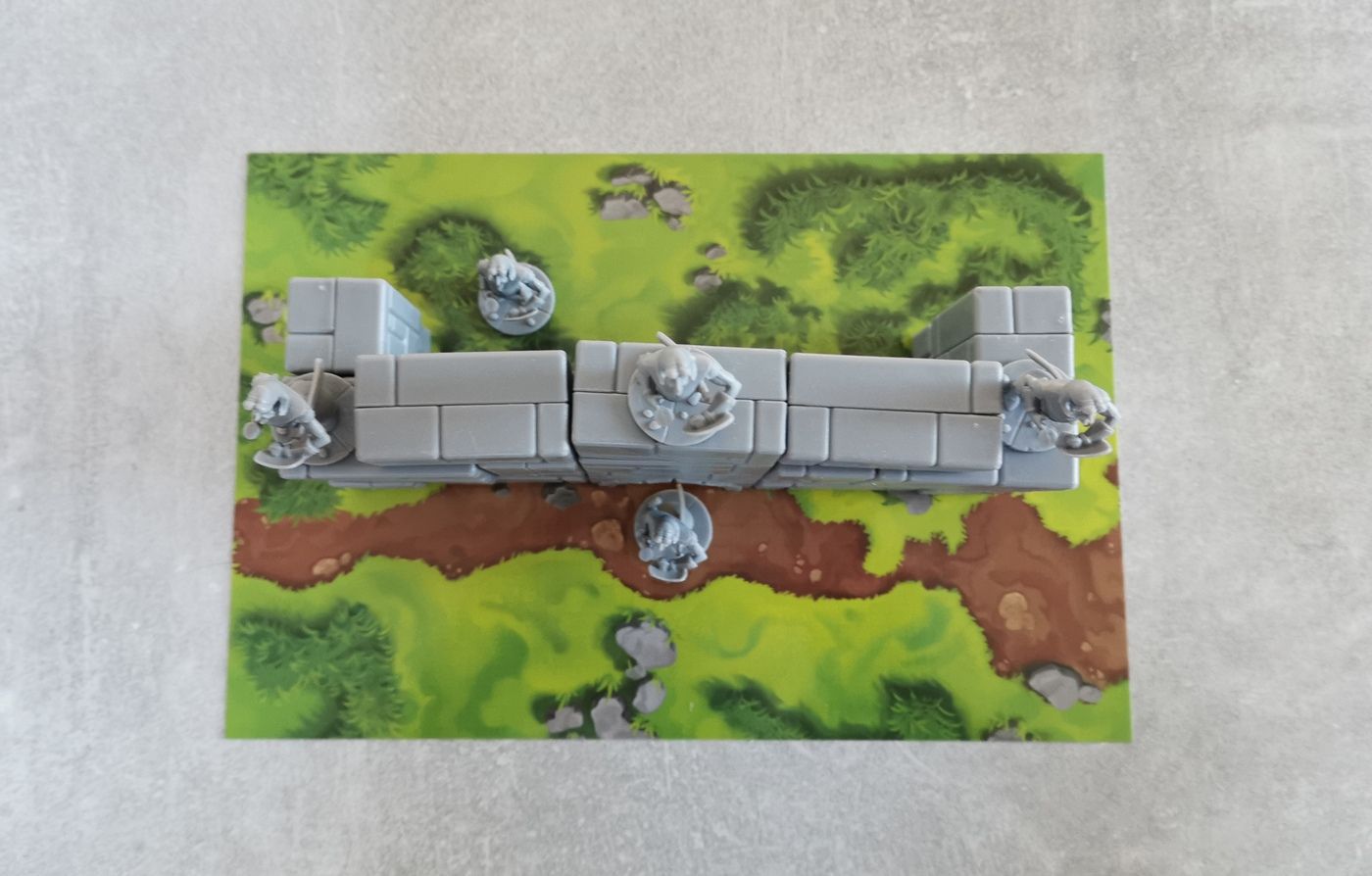 La même muraille avec ses troupes