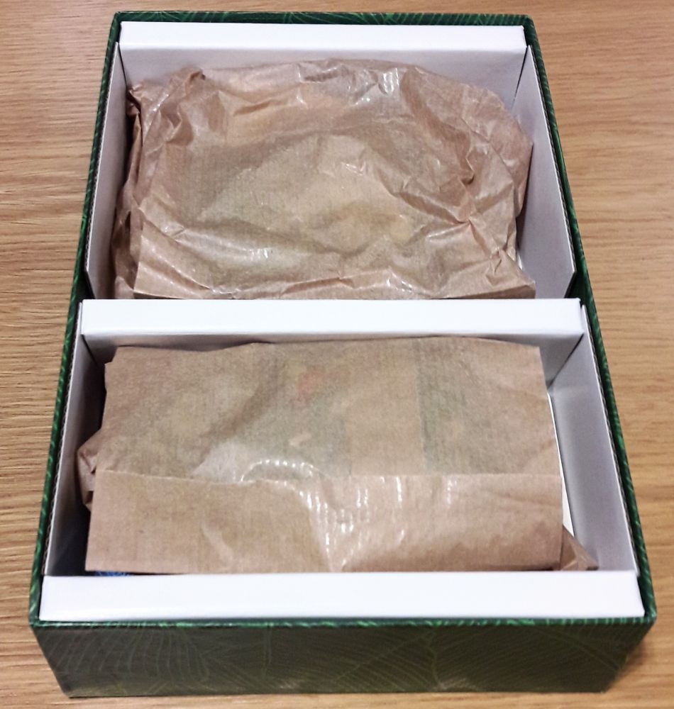 Deux sachets papier et pas de thermoformage pour tout ranger : écolo et pratique !