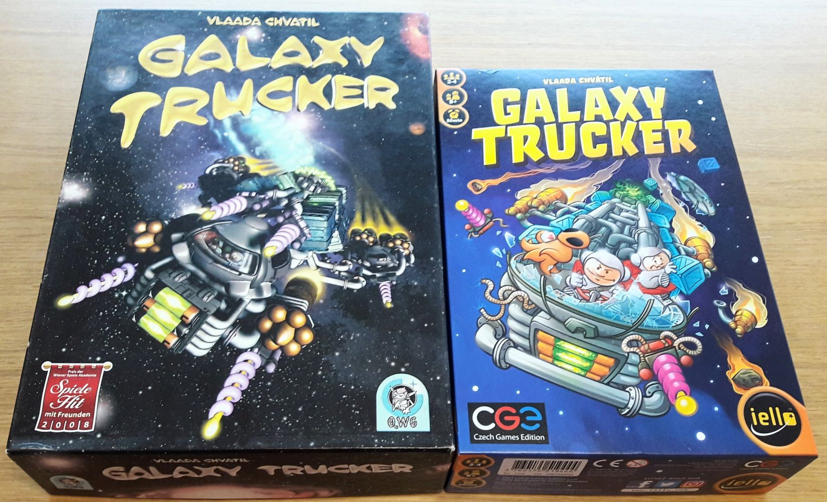 Plus petite, plus fine, plus moderne la nouvelle édition à droite fait de l'oeil !