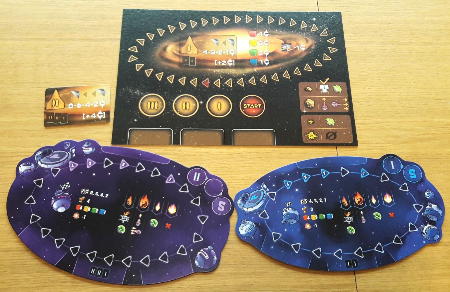 L'ancien plateau, avec sa tuile à superposer en haut, a il est vrai assez mal vieilli...