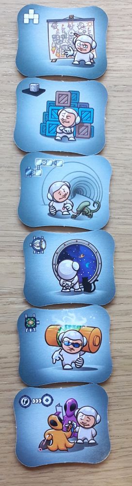 D'un vol sur un autre on pourra obtenir un titre de pilote qui nous octroie des points si on parvient à le défendre d'un vol surtout l'autre remplaçant ainsi le bonus du plus beau vaisseau.