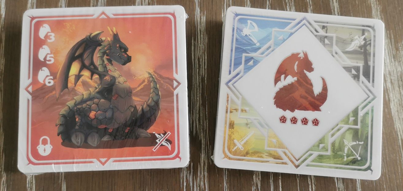 Au déballage de la boite : 2 blisters pour un total de 95 cartes.