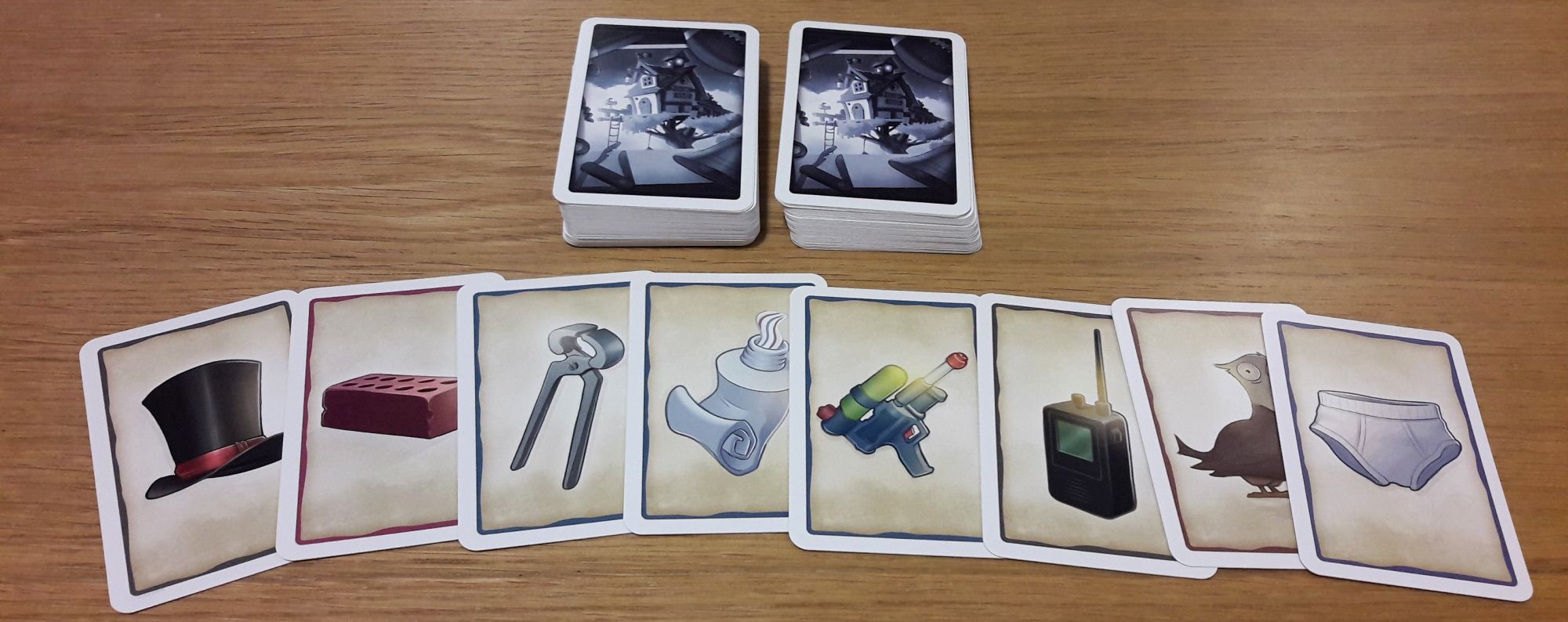 Beaucoup d'objets plus ou moins utiles en fonction des situations:)