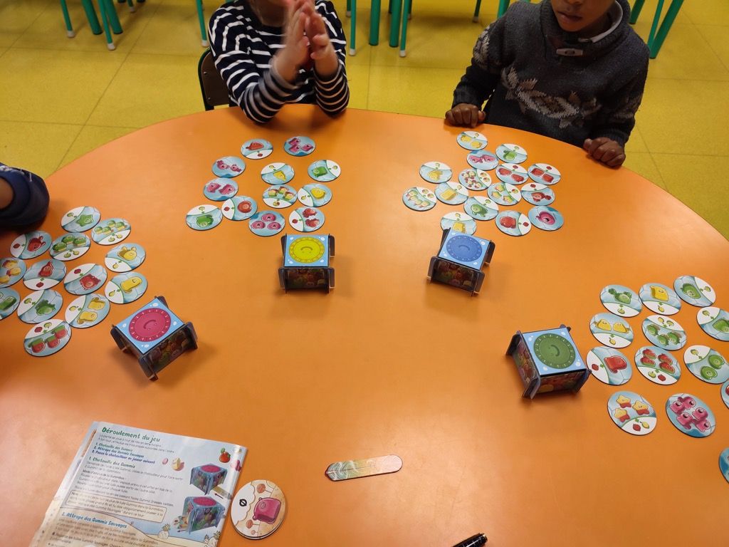 Chaque petit joueur sort toutes ses tuiles Gummiz de sa boite en plus de celles devant lui. On compte le nombre total de Gummiz pour désigner le vainqueur.