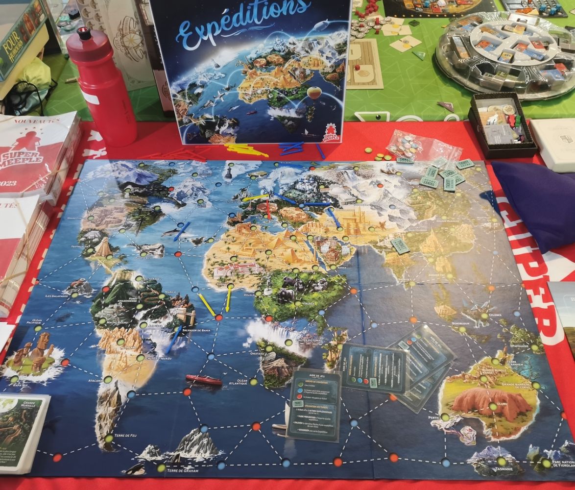 Expéditions autour du monde : le plateau