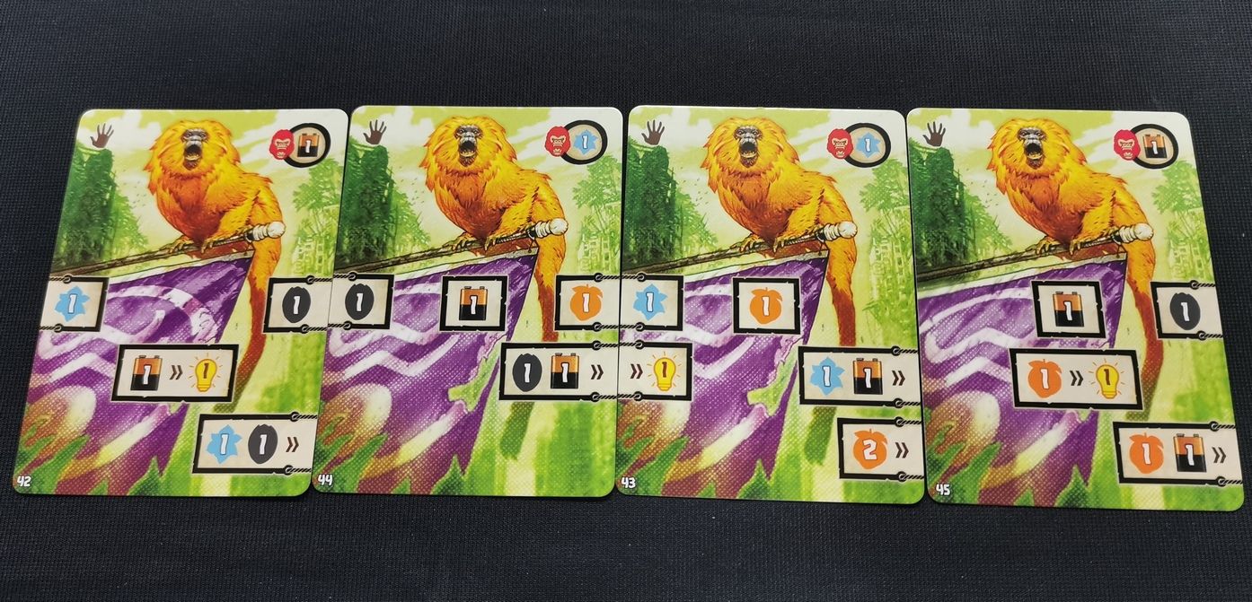 Le principe des combinaisons du jeu : il faut organiser ses cartes pour fermer les cartouches qui s’y trouvent. Les cartouches ouverts ne donnent rien.