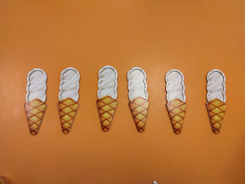 Les 6 cornets de glace sur la face Cornet ( face Fondu de l'autre).