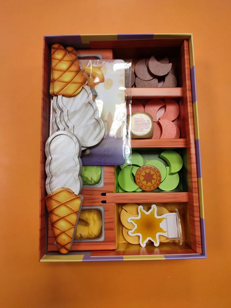 Le rangement : très rapide et très pratique. Il suffira juste de replier le auvent et de le mettre par dessus.