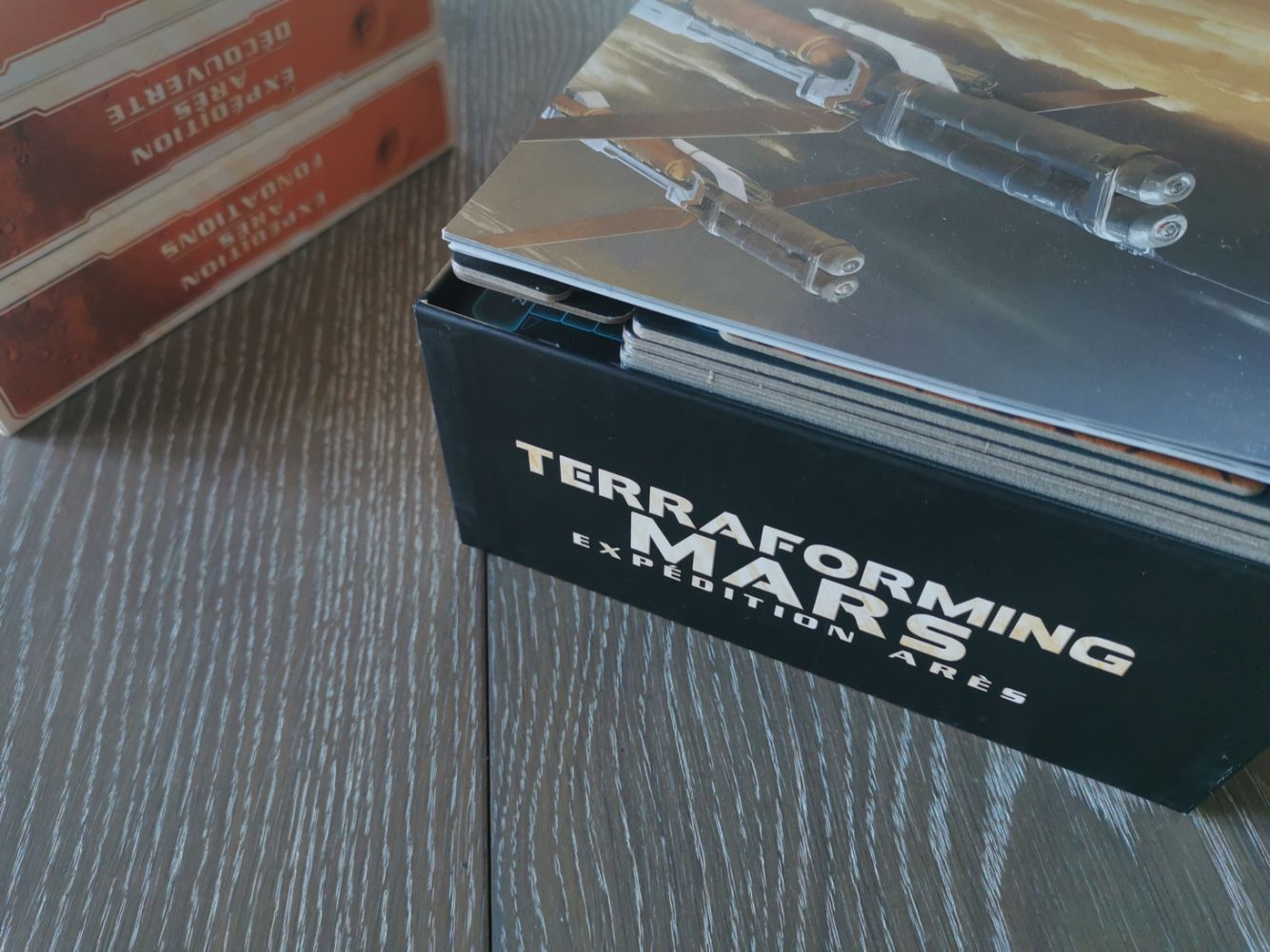 ok ça déborde ... mais une fois fermé cela ne bouge plus