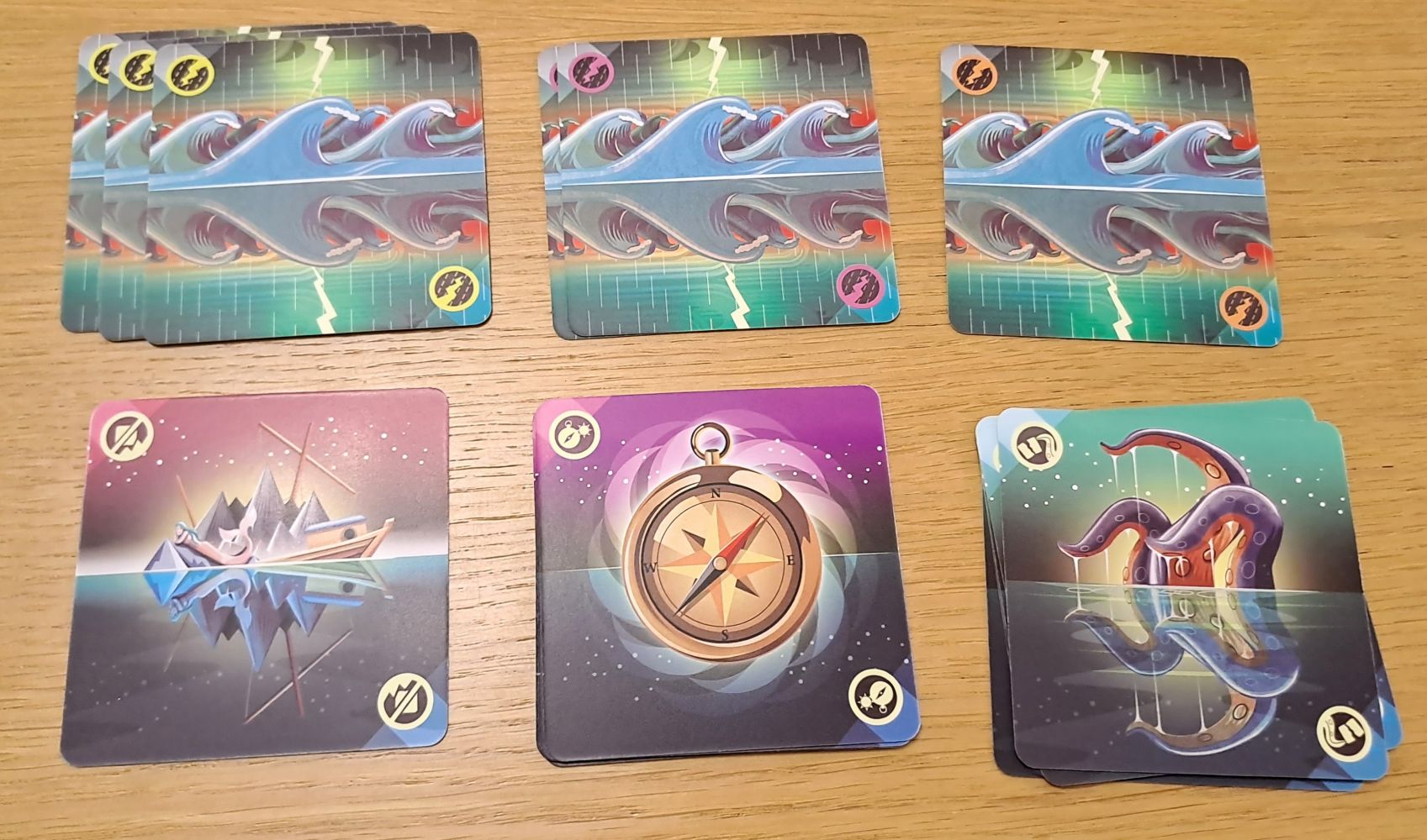 Les 3 mini extensions récifs acérés, monstres marins et Tempête et boussole  durciront le jeu.