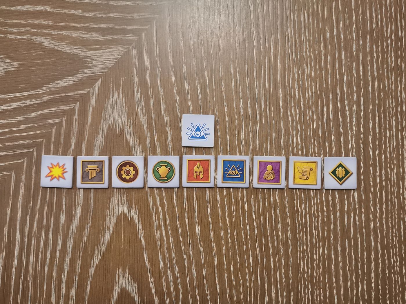 10 jetons “Bienfait” ( la premier, placé sur la photo côté recto affiche 2 points de victoire au verso).