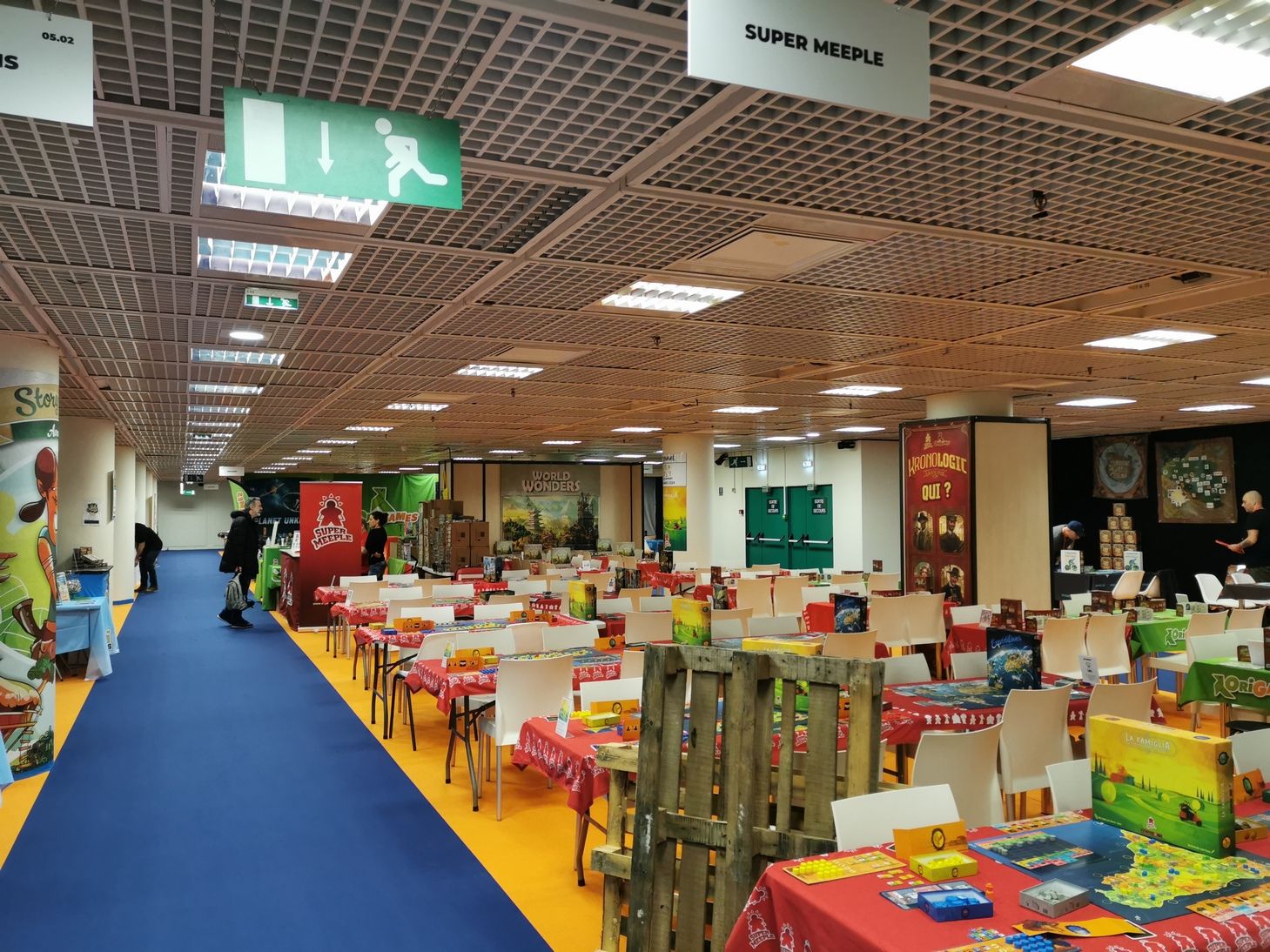 Promenons-nous dans les stands pendant que les joueurs n'y sont pas !