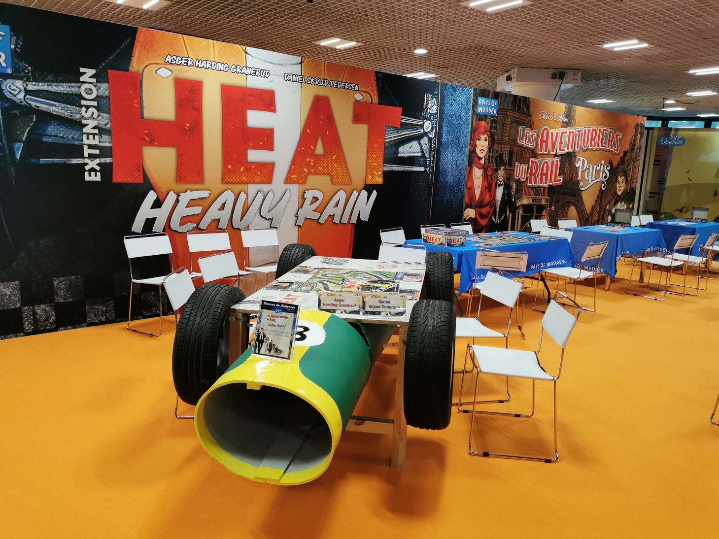 Le stand Days of Wonders :  le Fij ou le salon de l'auto ?