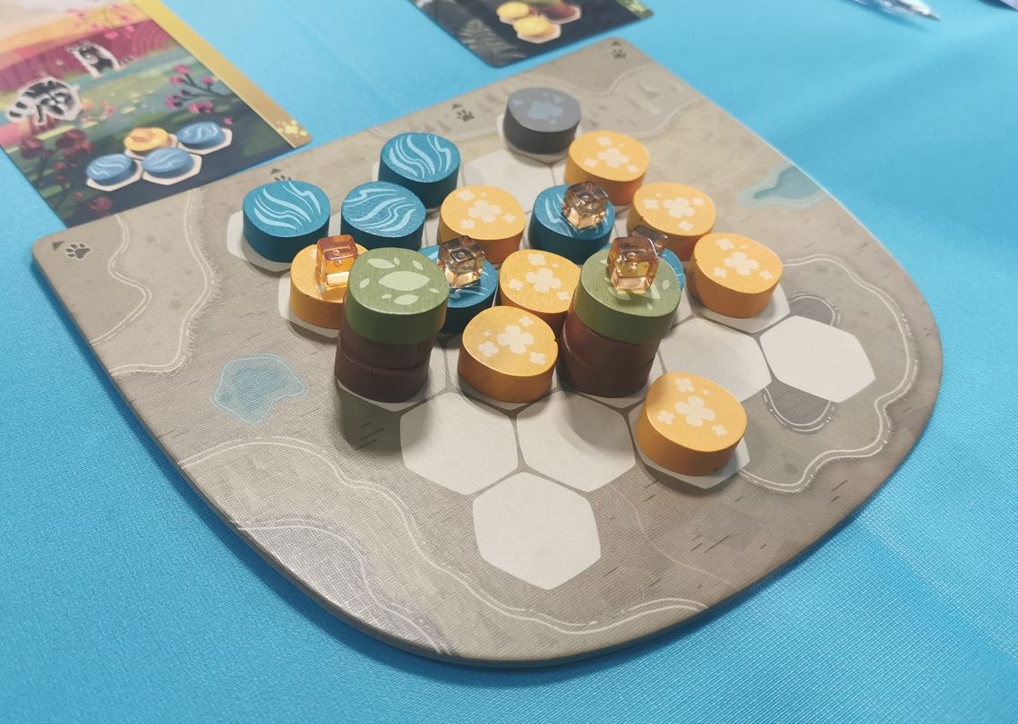 La région de mon voisin de gauche également en cours de partie. Partie qu'il remportera.