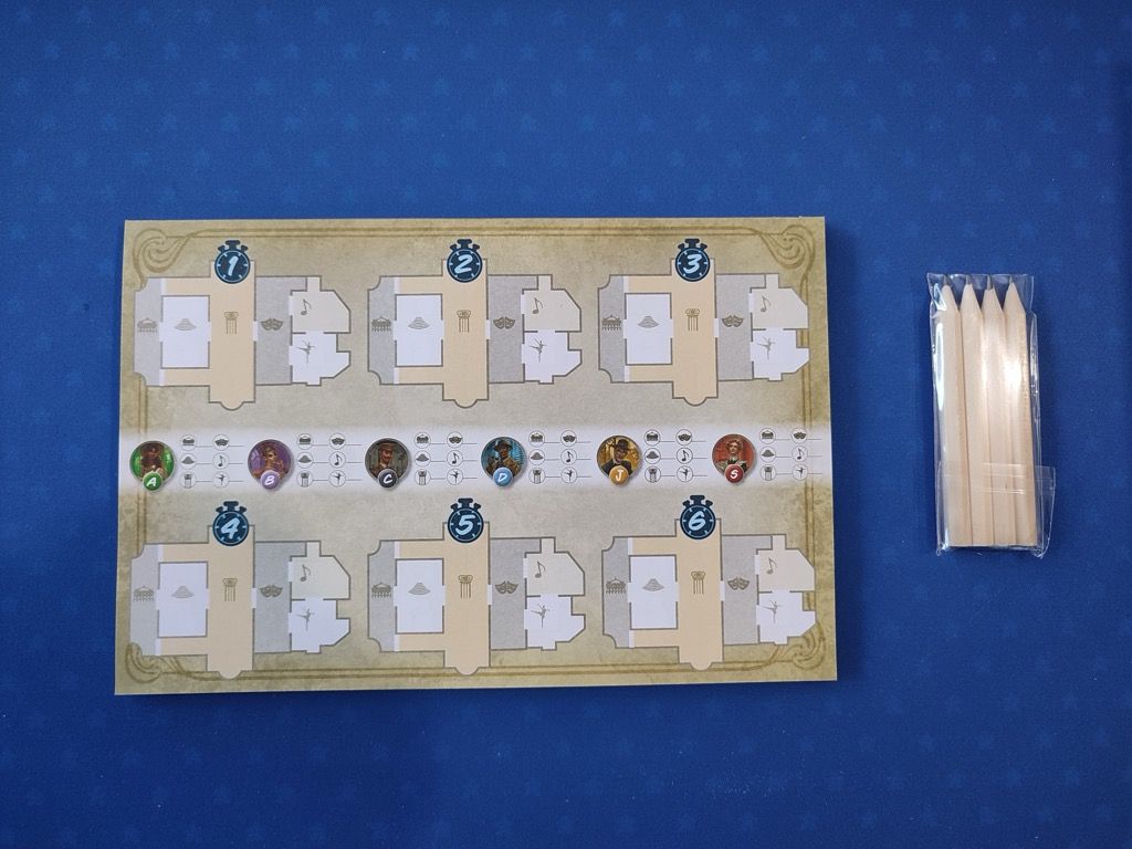 Le gros bloc de feuilles de notes recto/verso en couleur avec 4 petits crayons de papier.