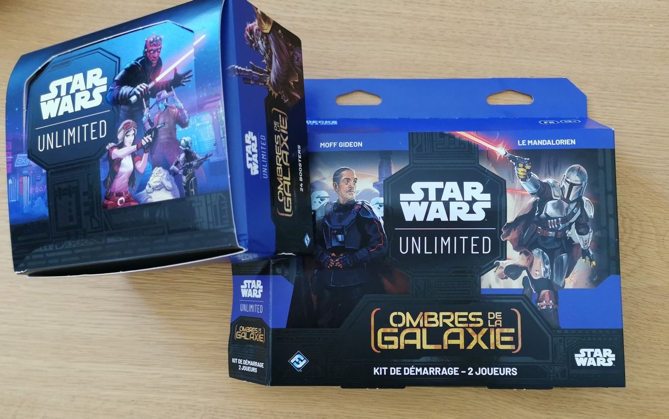 Le Kit de Démarrage 2 joueurs et un "Display" de 24 boosters