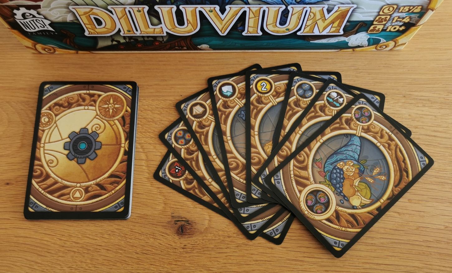 8 cartes différentes, 2 exemplaires de chaque.