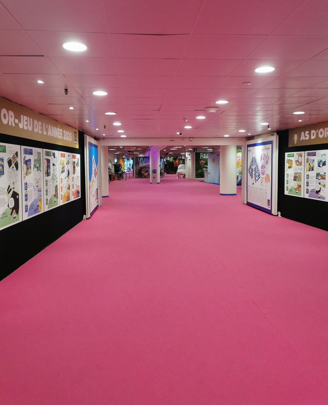 dimanche 2 mars 8:15 … bon, je vais, sans courir, choisir ma table :).