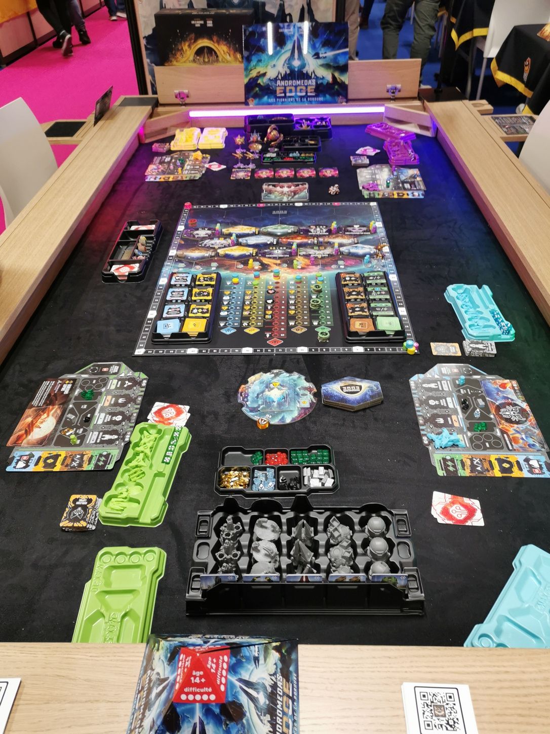 La table d’Andromeda edge côté visiteur.