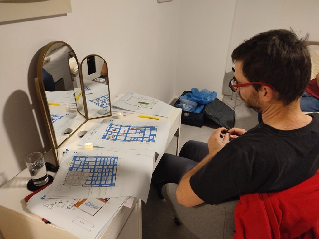 Préparatifs pour les 4 jours du Spiel où on met en place les stratégies pour le choix des jeux.