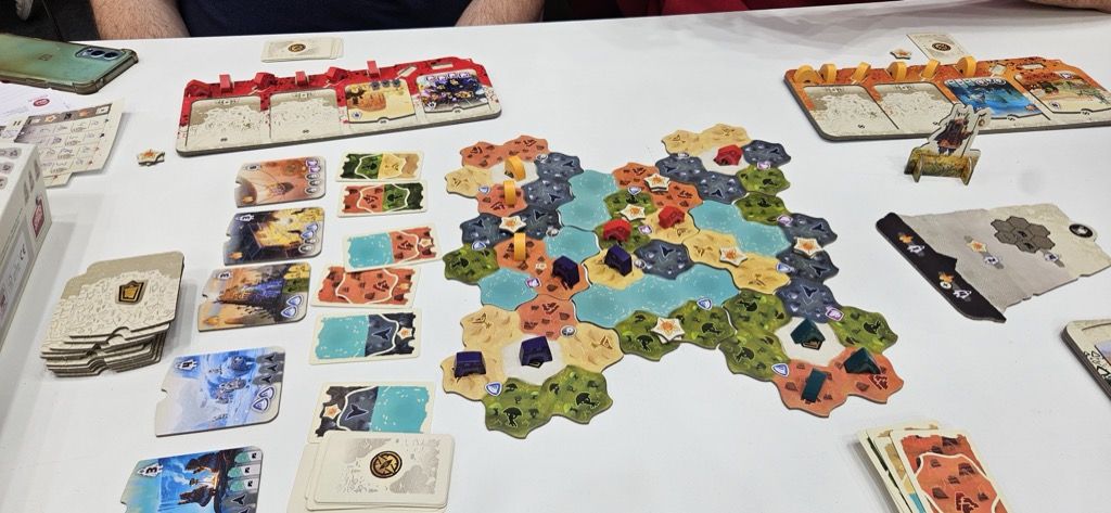 Yoann Levet et Johannes Goupy ont bien bossé et ils nous sortent un super jeu d'une grande efficacité.