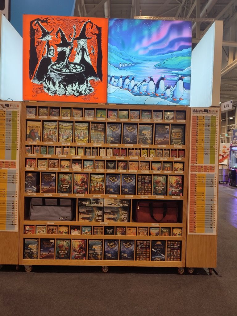 Fin de journée et un passage sur le très grand stand de Allplay.