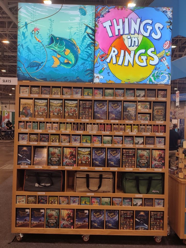 En bon connaisseurs des jeux de l'éditeur Cyril et moi-même avions bien survendus nos achats en KS de ces petites boites carrées bien remplies.