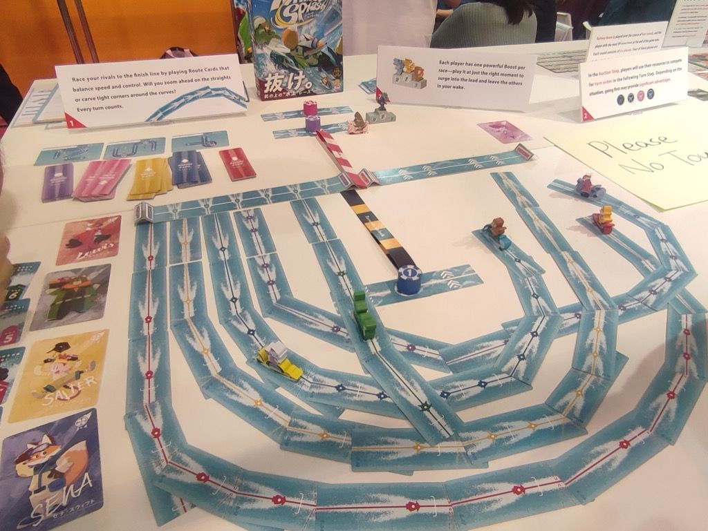 Un jeu de course  de jeu ski déjanté des Moyuki Adisawa, illustré par Yamamorioù les coups bas sont légions . Comme je m'en doutais, c'est la came de Cyril mais le jeu et sold out (faut venir à l'ouverture chaque matin pour espérer l'acheter).