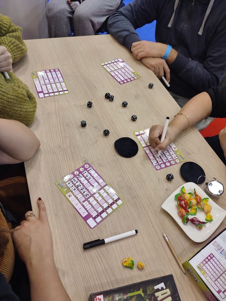 Encore un jeu du prolifique Ralf Sur Linde qui présentait cette année plusieurs de ces jeux : Biddle, CookieParty, Brillant.