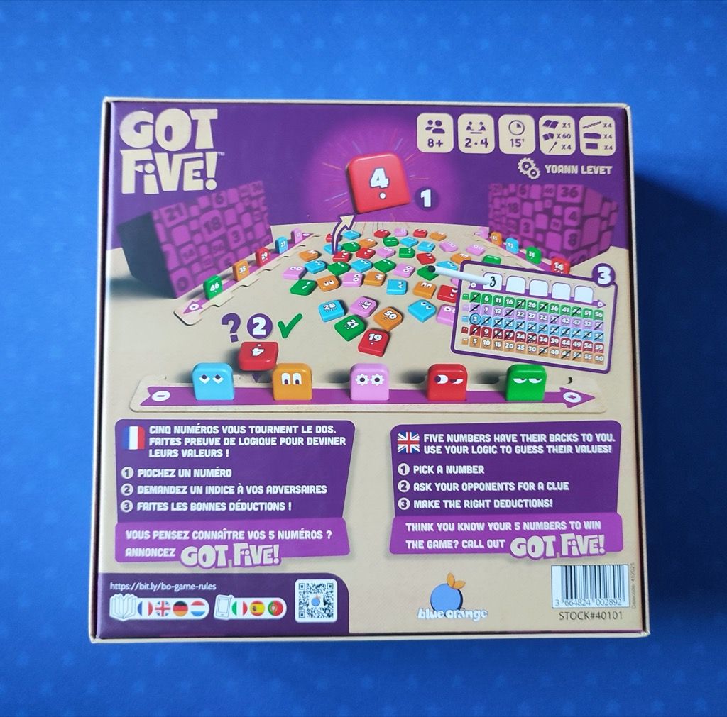 Dos de boite avec une vue du matériel et du système de jeu