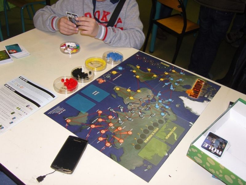 Une bonne transition  pour vous parler de ce qui se passe dans la salle "gamers", où parfois on retrouve les mêmes personnes...