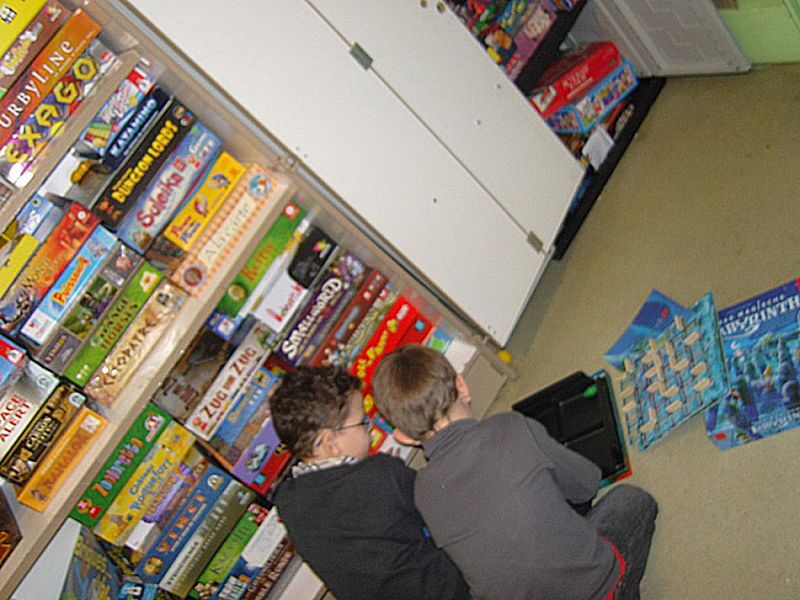 Comme vous le voyez, il y a du choix. Et ici, ce n'est qu'une des quatre armoires à jeux...