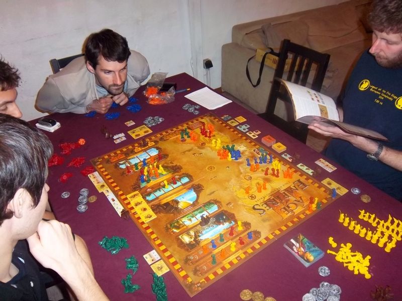 Le français, qui sera le Crésus de la partie, semble prêt à bondir sur le plateau...la fameuse "Furia franchese" sans doute...