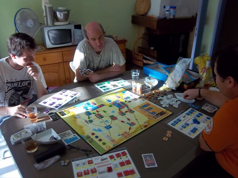 Minus (à gauche) va longtemps hésiter avant de jouer son dernier coup....