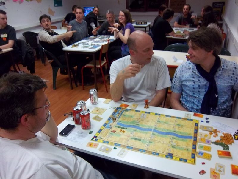 Et c'est monsieur Palferso qui va une nouvelle fois expliquer les règles pour messieurs Unkle et Cormyr..