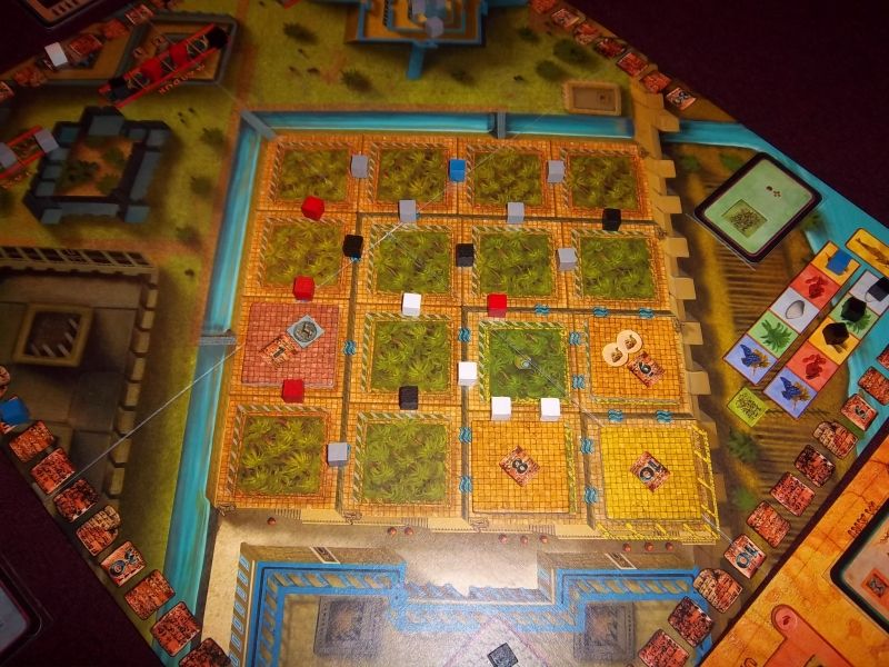 Les jardins en fin de partie. Bon, il restait encore un peu de travail, mais on a bien bossé quand même.