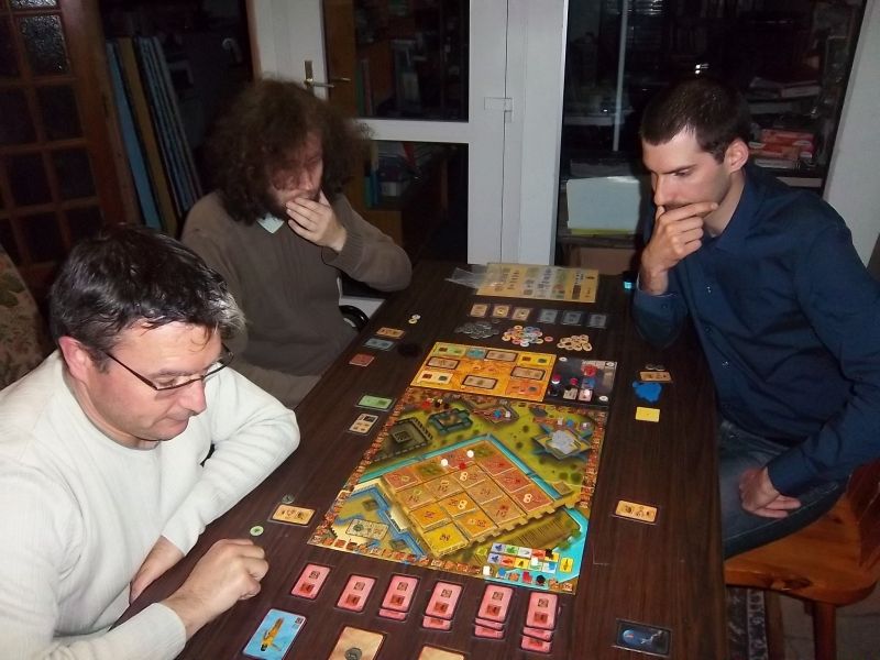 Messieurs Cormyr, Thomas et Nicolas de nouveau confrontés à la construction des jardins suspendus de Babylone