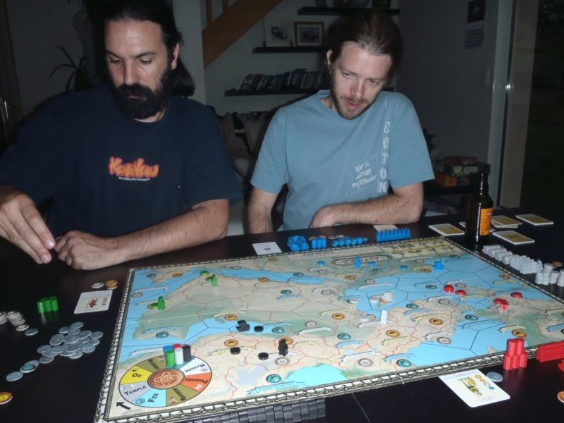 Le début de partie avec en tâche de fond (qui a dit tâche?) Didi à gauche et Thomas à droite