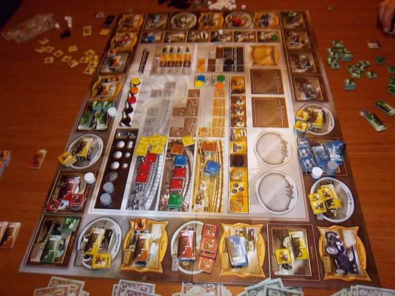 Le plateau vers la fin de la partie. Au risque de passer une nouvelle fois pour quelqu'un qui a des goûts de WC, je persiste : je préfère ma version Treefrog, bien plus "roots" et lisible.